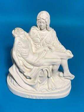 Statue La Pietà by Michelangelo in original alabaster